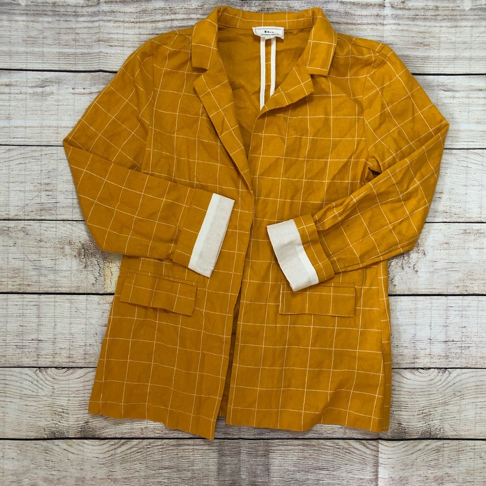 Have yellow blazer